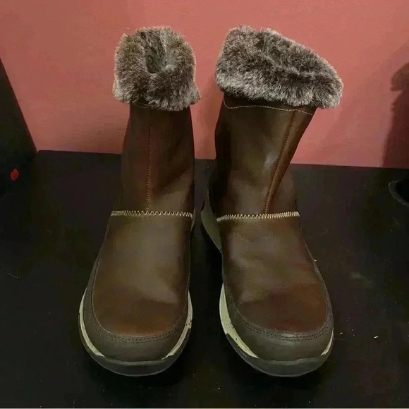 Chaco Brown Boots - Picture 1 of 8